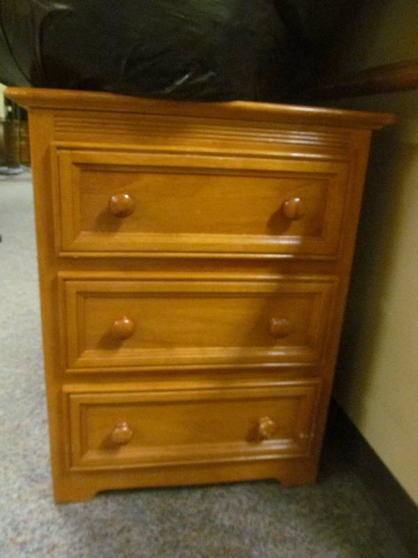 lot 125 image: (hall) night stand