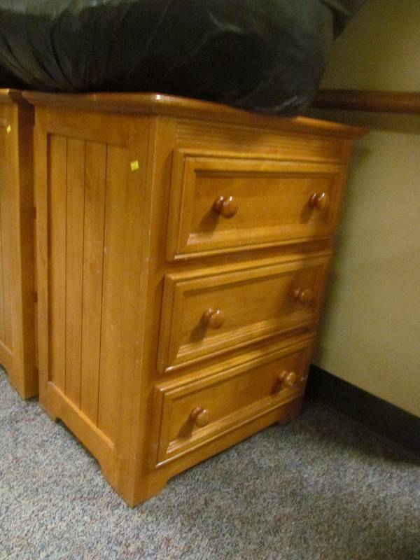 lot 133 image: (hall) night stand