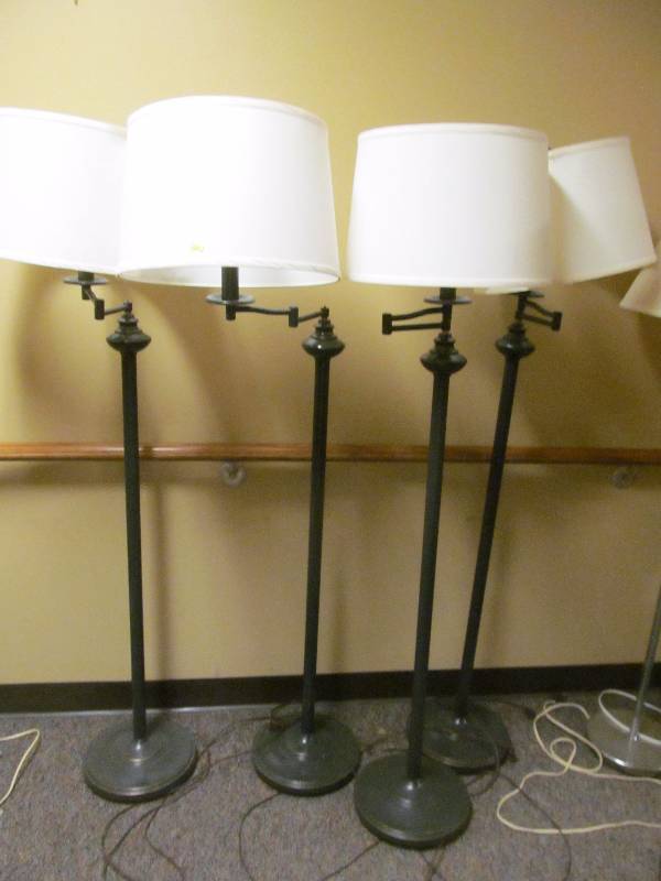 lot 138 image: (hall) lamps