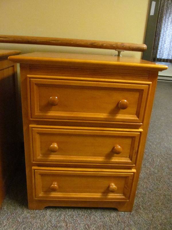 lot 162 image: (hall) night stand