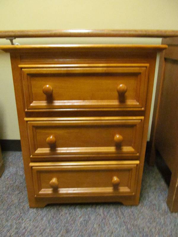lot 178 image: (hall) Nightstand