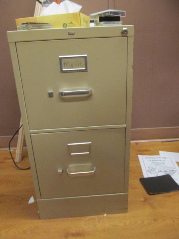 lot 185 image: (activity)file cabinet