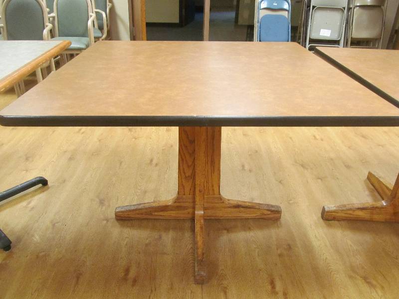 lot 195 image: (104) table