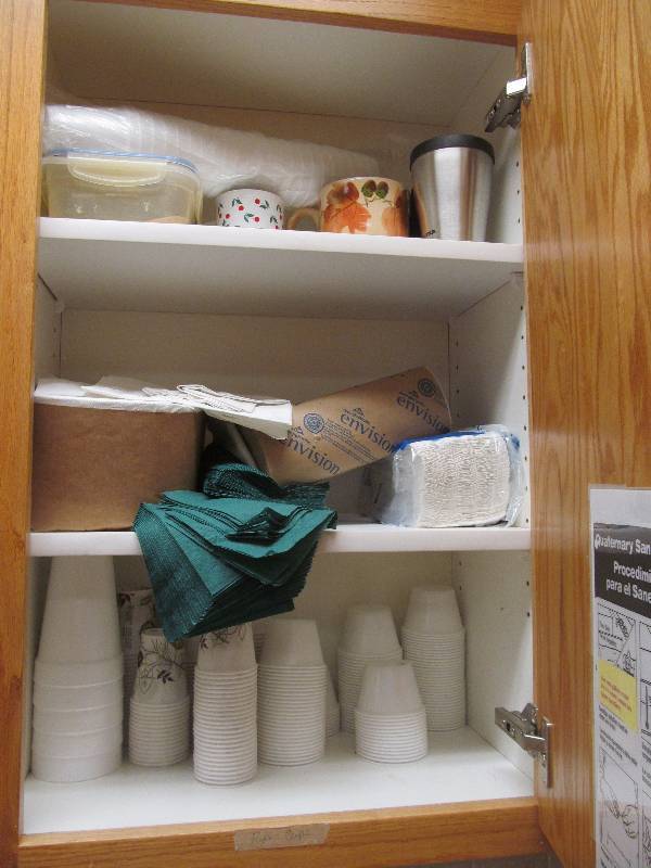 lot 211 image: (104) cupboard contents