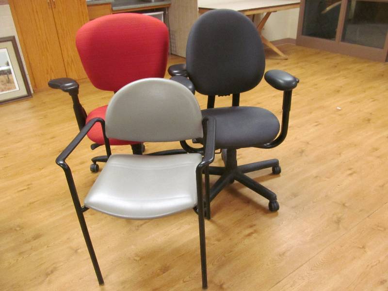 lot 216 image: (104) chairs