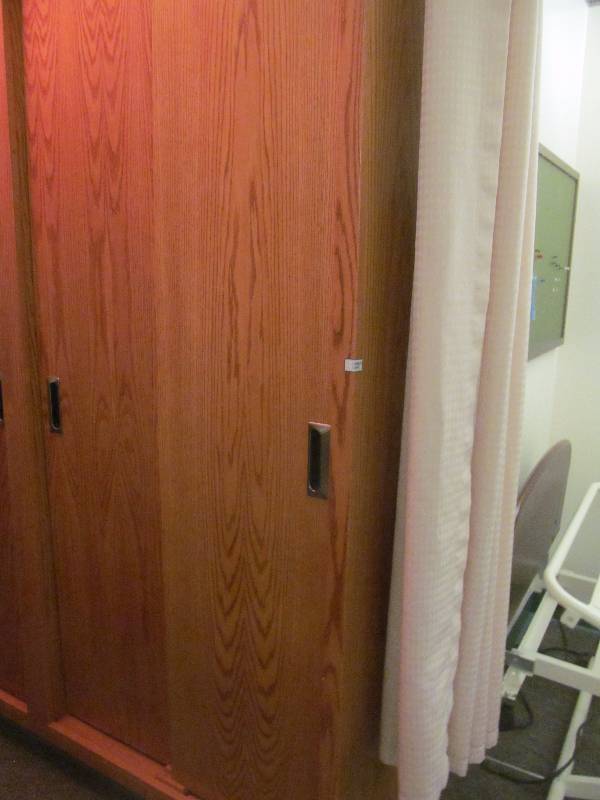 lot 254 image: Wardrobe cabinet