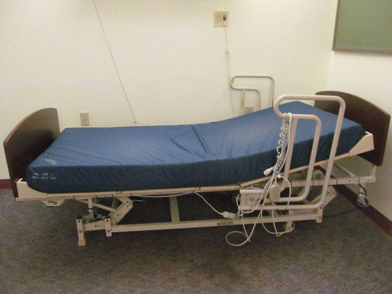 lot 260 image: (117) Hil Rom Century bed