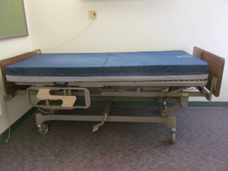 lot 263 image: (116)Hil Rom Century bed