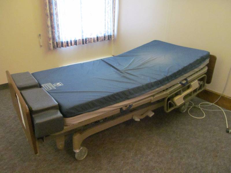 lot 268 image: (118)Hil Rom Century bed