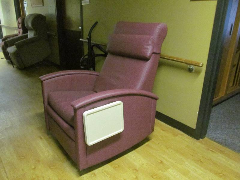 lot 281 image: (hall Jeri chair