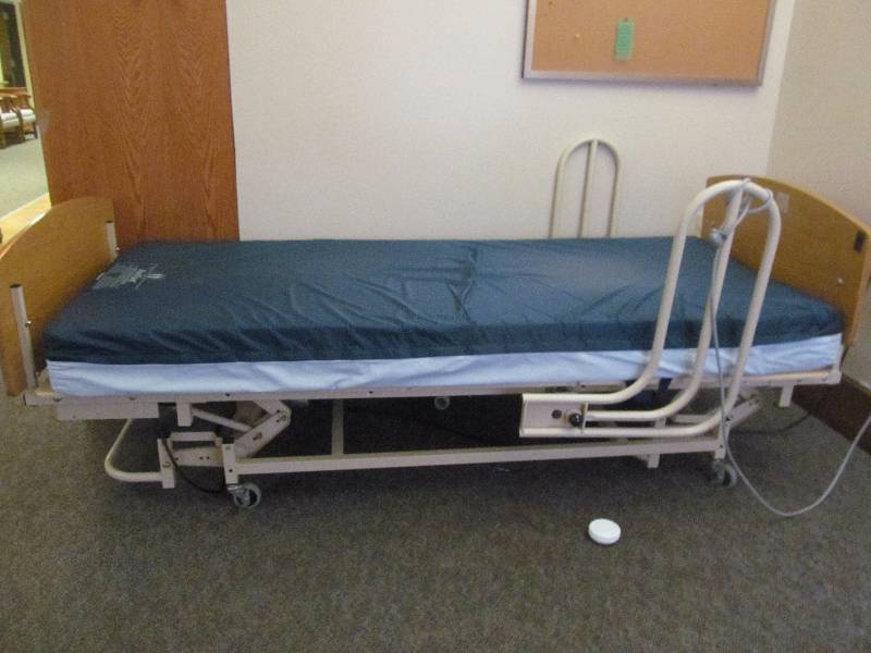 lot 286 image: (112) Carrol Health care bed