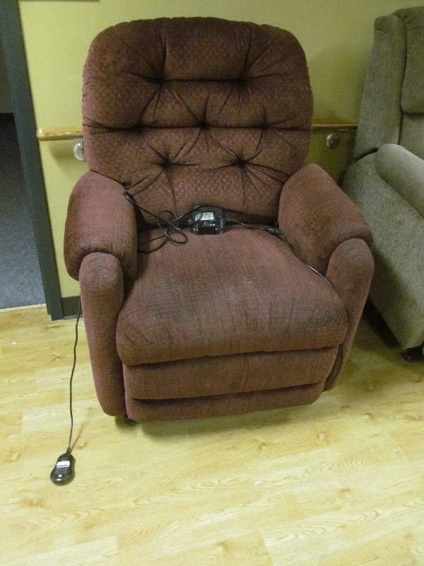 lot 294 image: (hall)lift chair