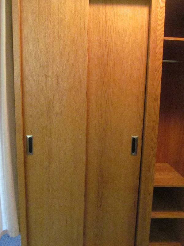 lot 304 image: (213)wardrobe cabinet