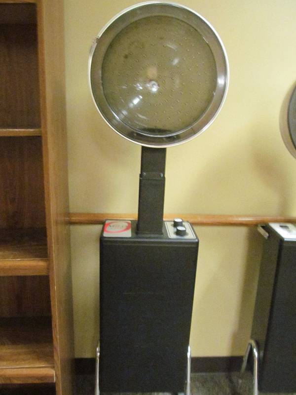 lot 348 image: (hall) Milo hair style dryer
