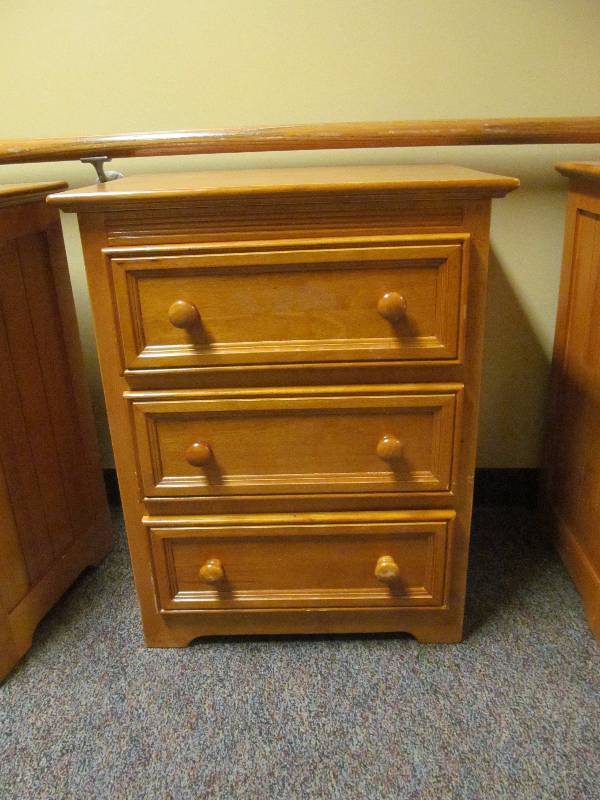lot 368 image: Nite stand