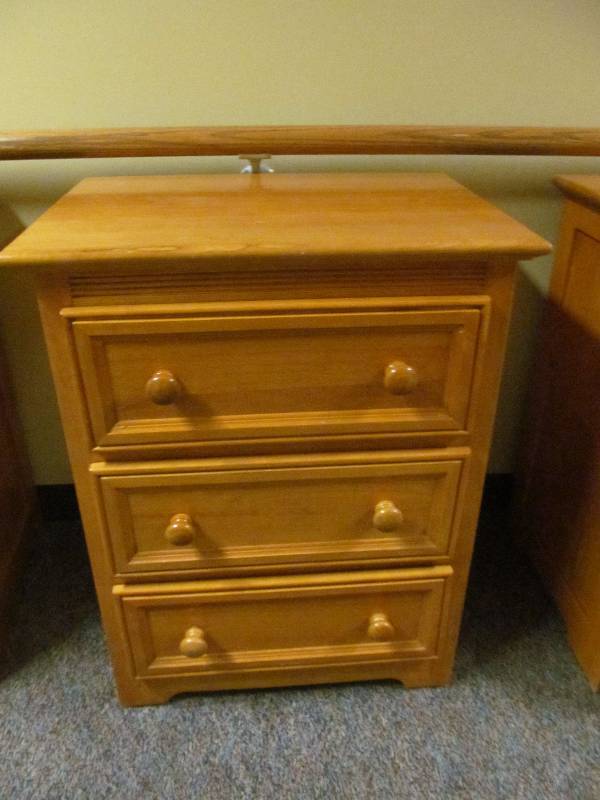 lot 369 image: Nite stand