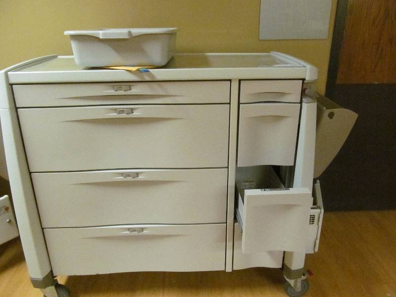 lot 379 image: nurses cart