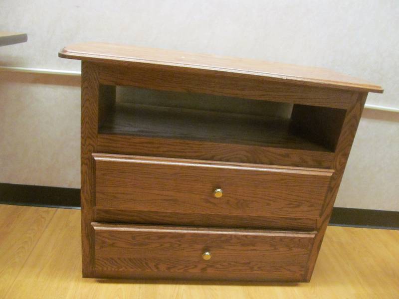 lot 382 image: shelf