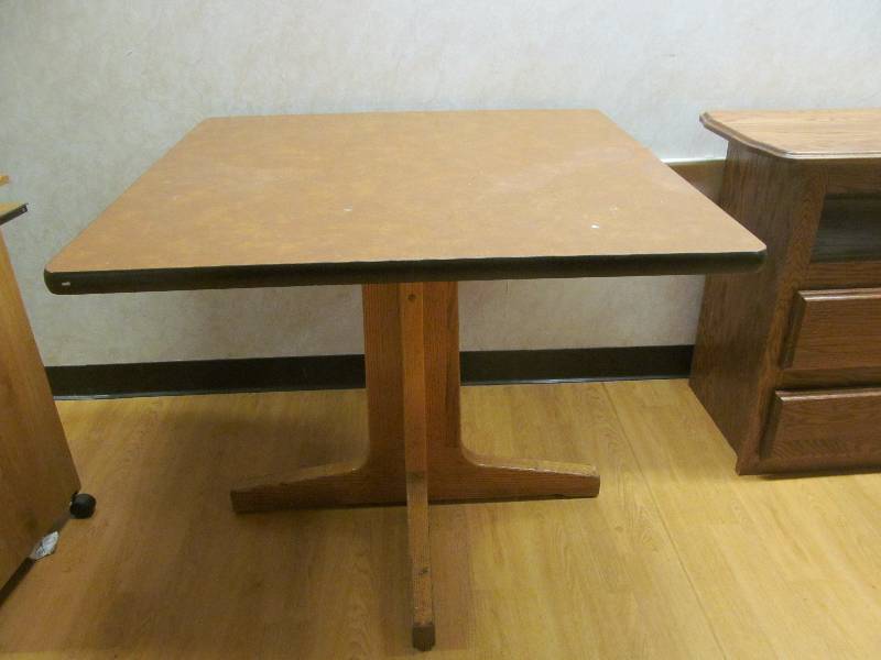 lot 383 image: Table