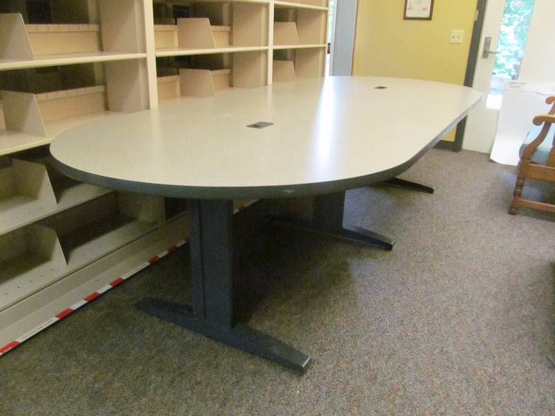 lot 417 image: table