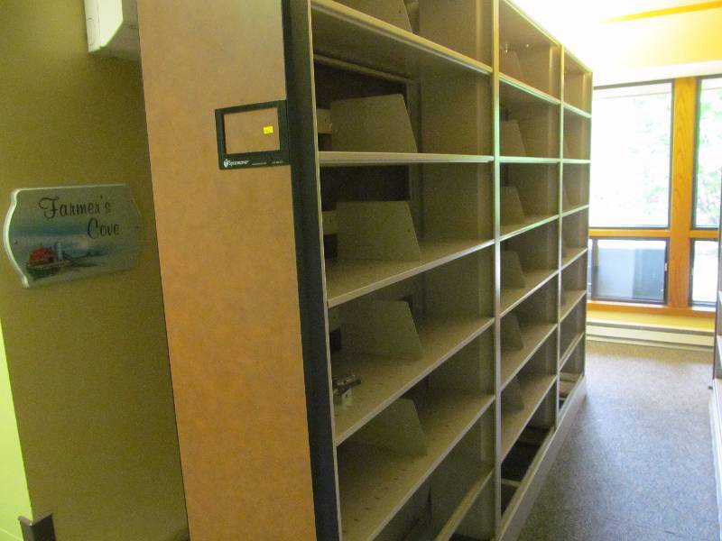 lot 421 image: file cabinets