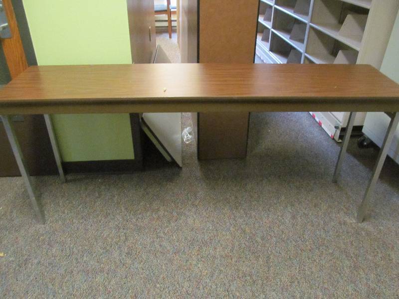 lot 425 image: table
