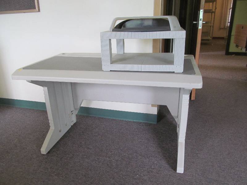 lot 439 image: work station