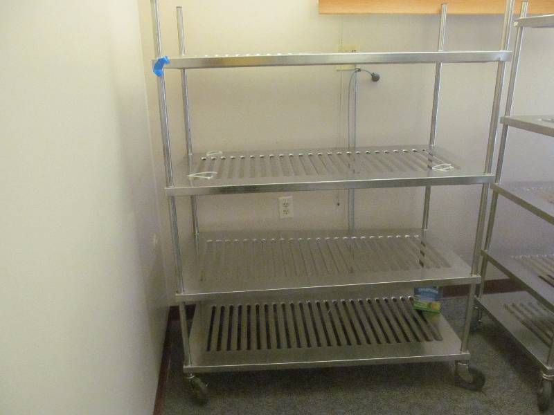 lot 443 image: steel rack