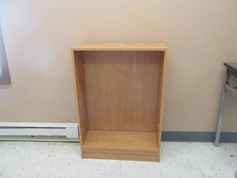 lot 463 image: bookshelf