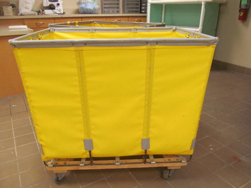 lot 470 image: laundry cart