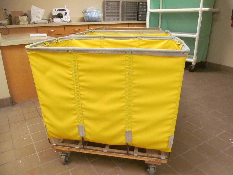 lot 471 image: laundry cart