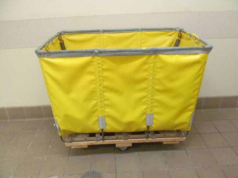 lot 481 image: laundry cart