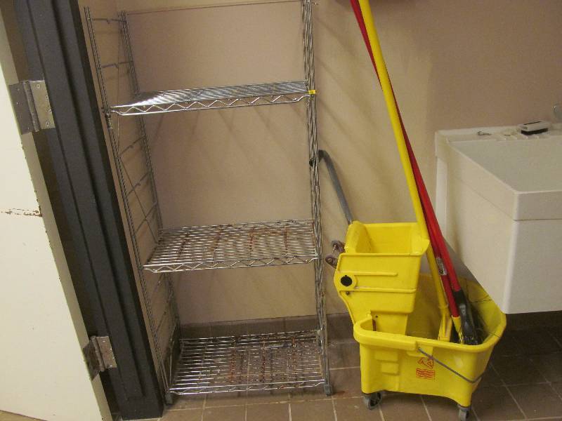 lot 482 image: steel rack , mop bucket, brooms