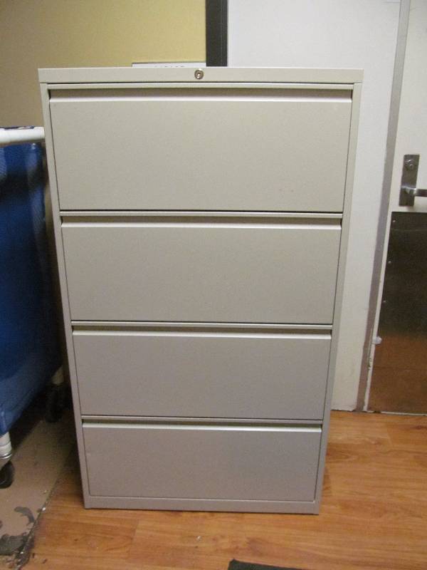 lot 512 image: file cabinet