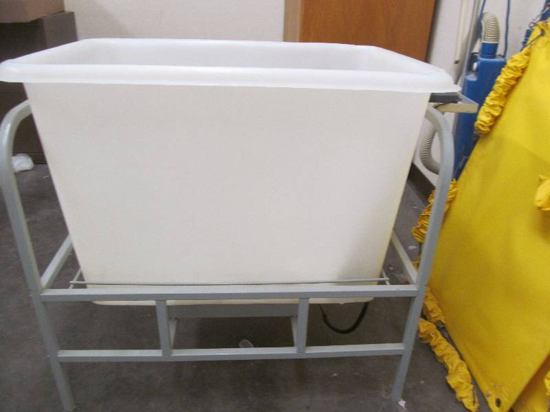 lot 528 image: scale