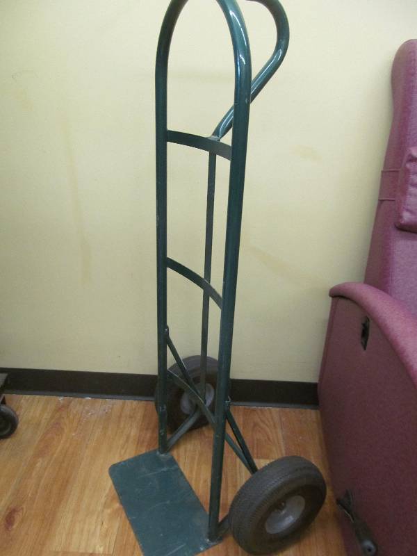 lot 533 image: 2 wheel cart