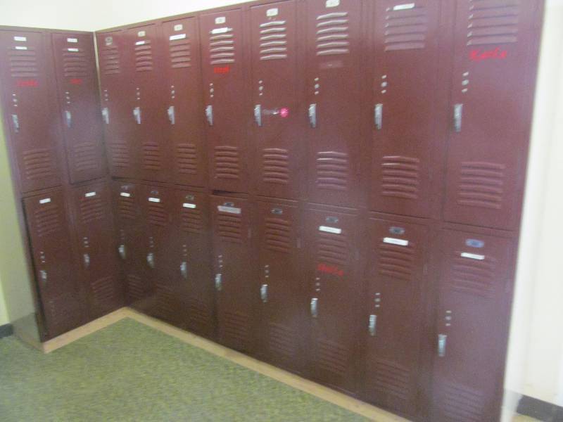 lot 537 image: lockers