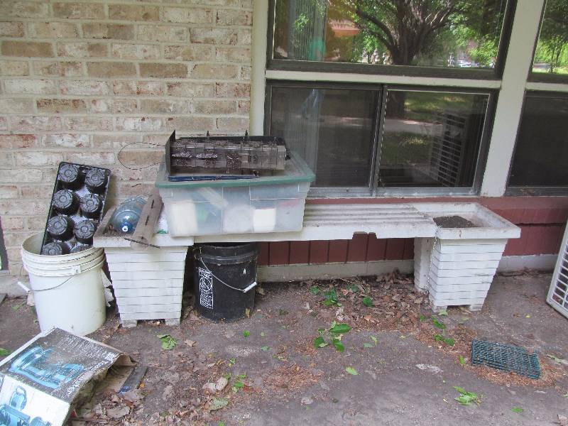 lot 547 image: planters bench, bird feeders