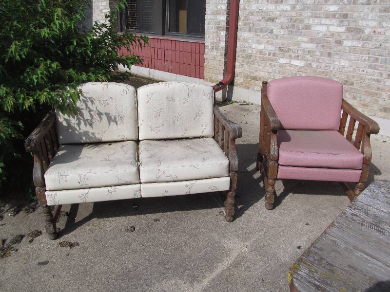 lot 558 image: bench, chair