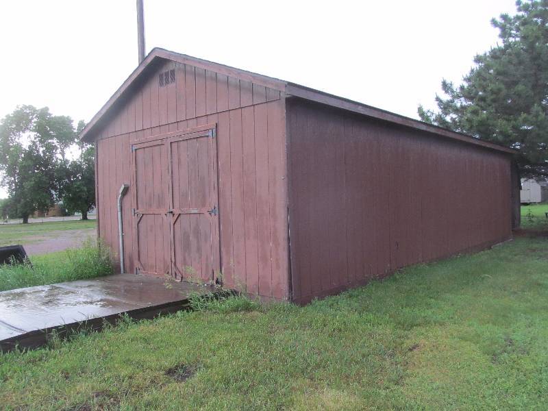 lot 559 image: shed