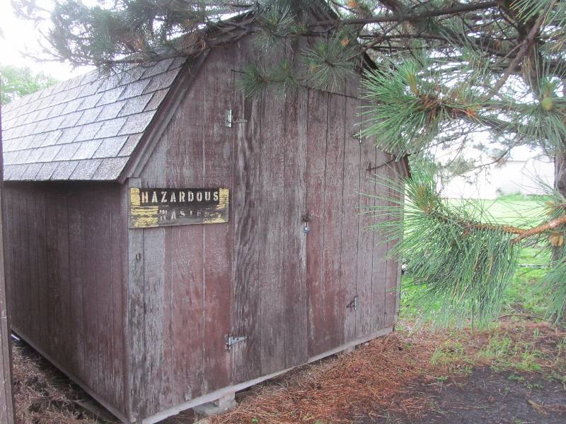 lot 560 image: Hip roof shed