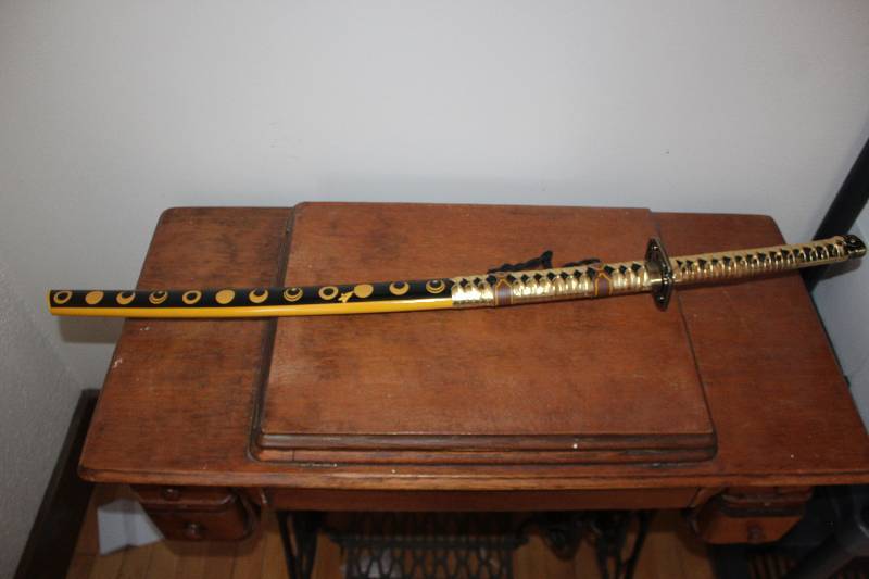 lot 1922 image: Sparkfoam Sword 39 Foam Samurai Sword GoldBlack Handle wSheath wCase