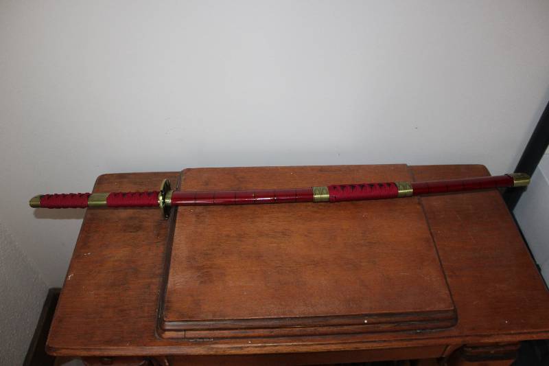 lot 1921 image: 40 Japanese Samurai Red and Gold KATANA Sword Carbon Steel Blade Collectible  w Red Case