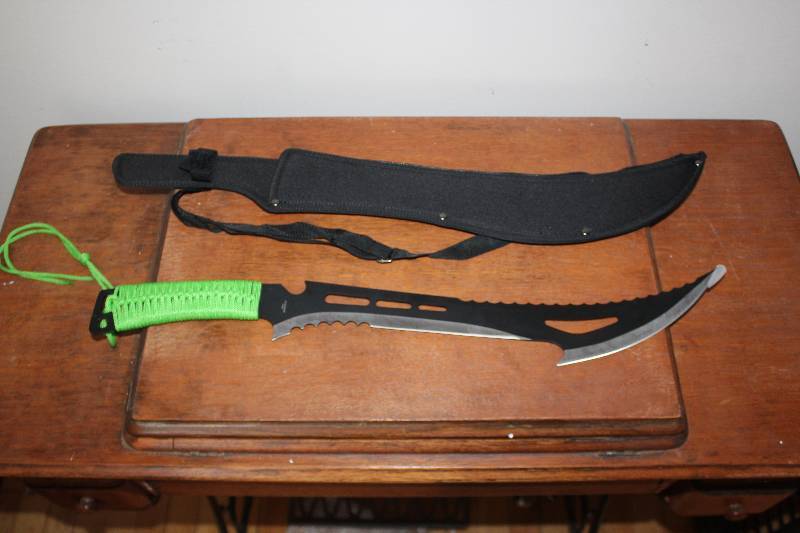 lot 1915 image: Zombie Killer Sword w Case