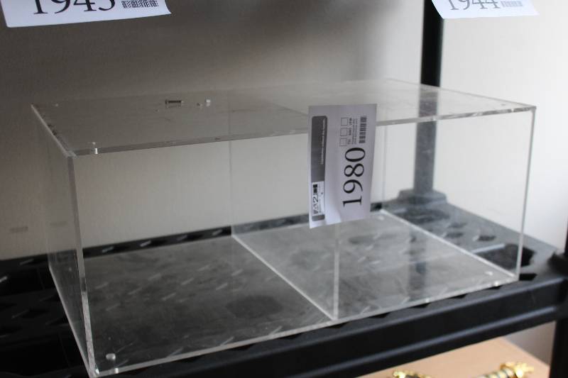 lot 1980 image: Plexiglas Display Case