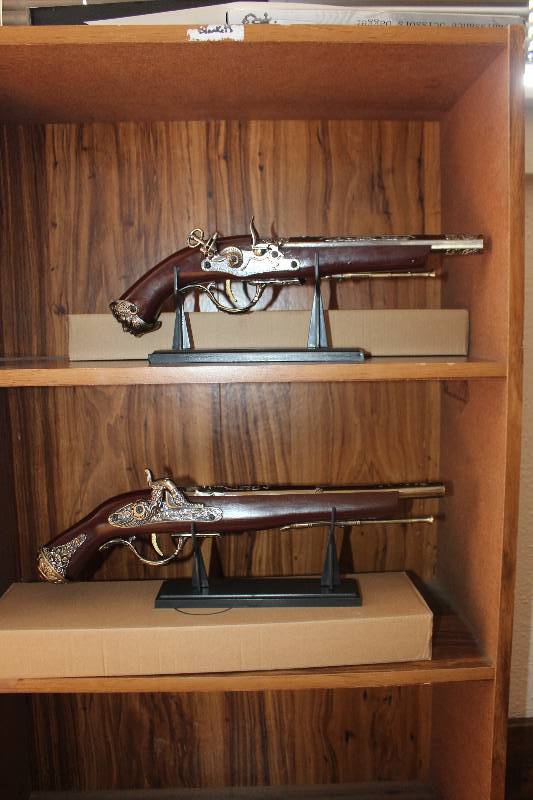 lot 1955 image: Lot of (3) Vintage Hand Guns w Display Stands