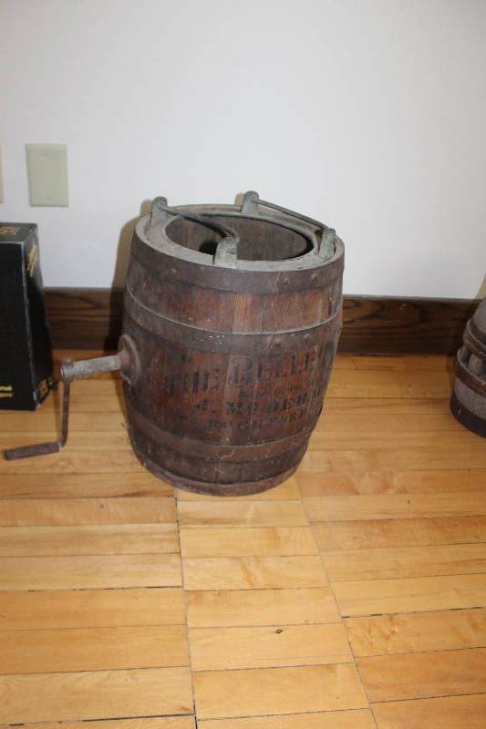 lot 2202 image: Barrel Churn