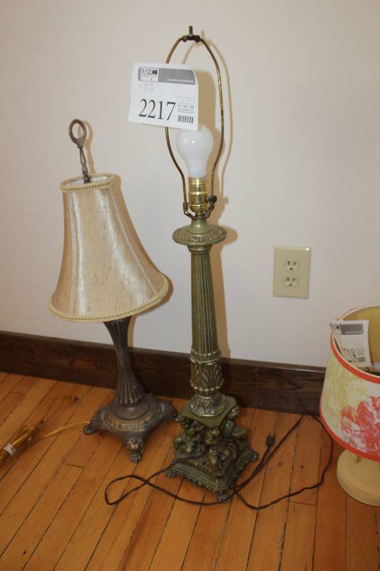 lot 2217 image: Lot of (2) Table Lamps
