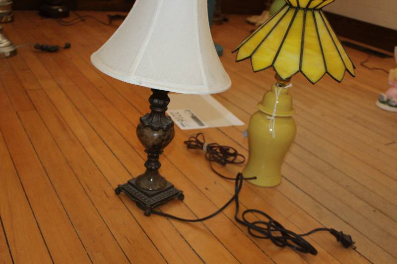 lot 2216 image: Lot of (2) Table Lamps