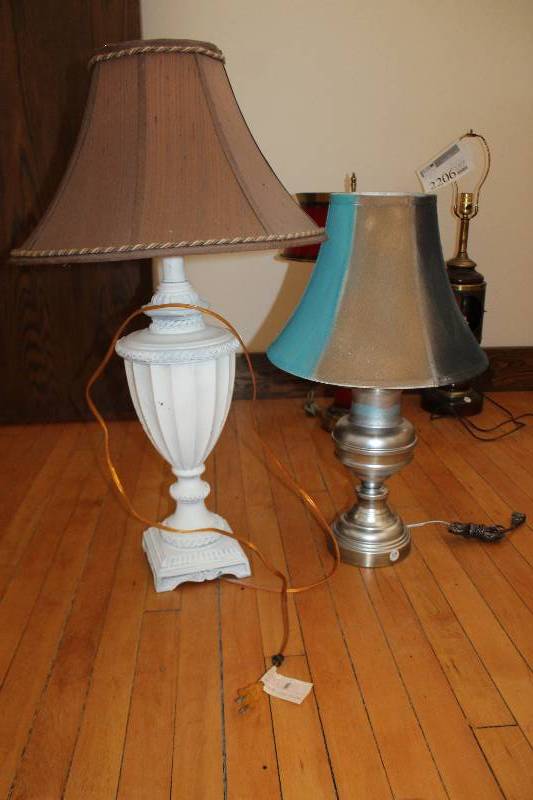 lot 2205 image: Lot of (2) Table Lamps